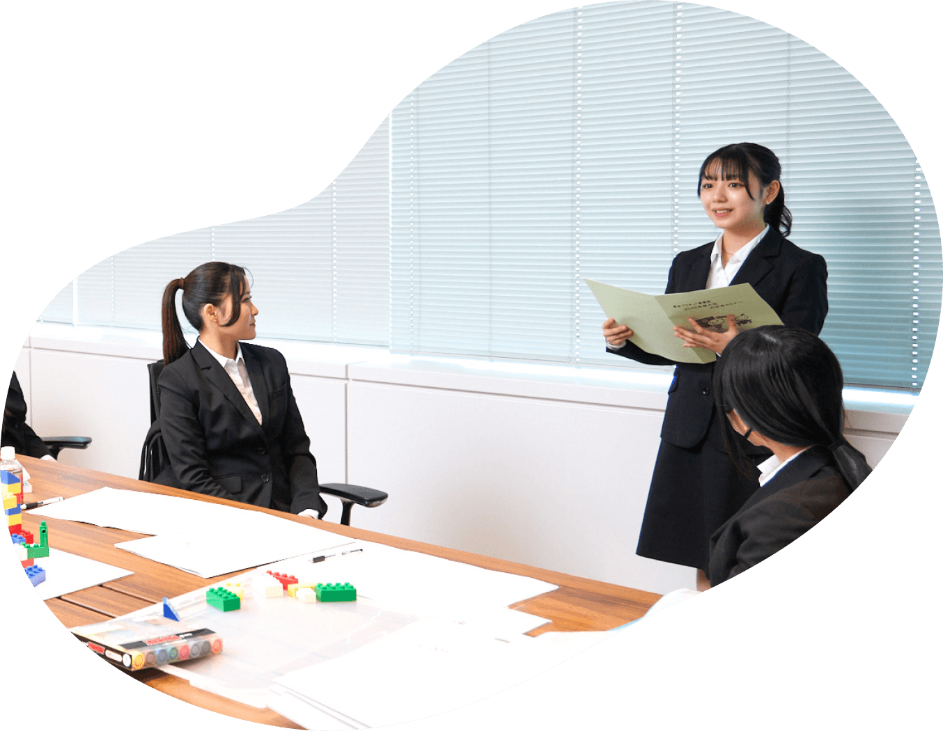 グループワークを行う内定者たち